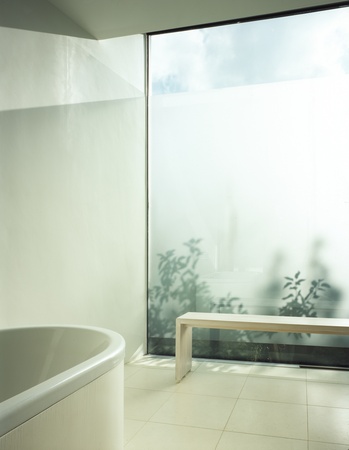 Structural glazed screen in a single panel